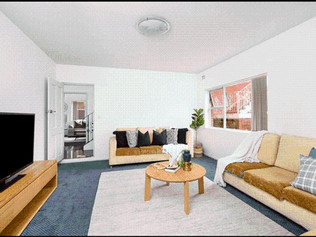 SPACIOUS FAMILY HOME IN BRIGHTON LE SANDS