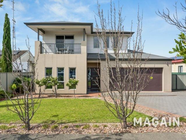 Spacious Five Bedroom Coastal Living in Beautiful Port Elliot