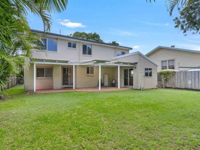 Spacious Five Bedroom Coastal Living in the Heart of Lennox Head