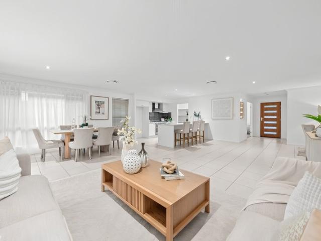 Spacious Five Bedroom Family Home In A Convenient Durack Location