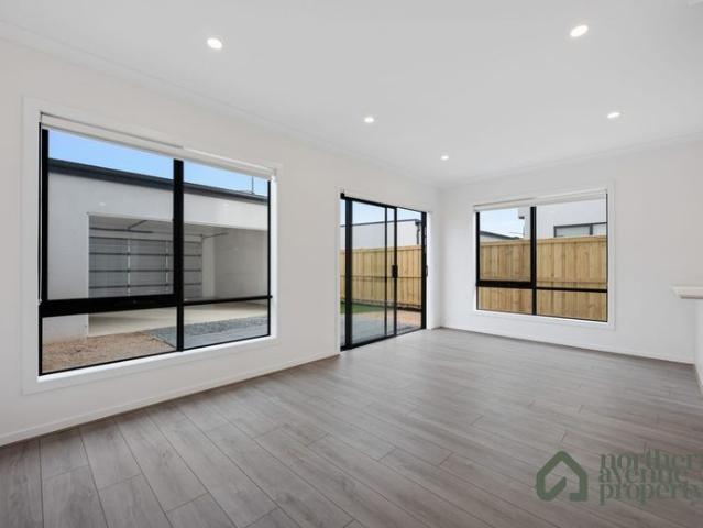 Spacious Five Bedroom Family Home in Fraser Rise