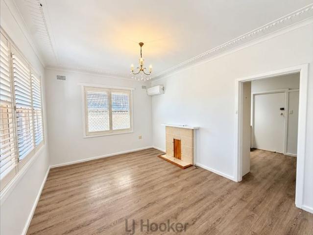 Spacious Five Bedroom Family Home with Freshly Updated Interiors!