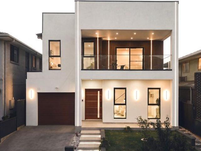 Spacious Five Bedroom Family Home with Modern Amenities and Outdoor Retreat
