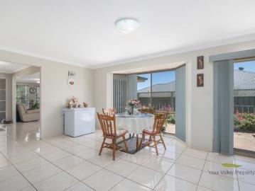 Yass, Yass Valley, Victoria - Parking, Equipped kitchen