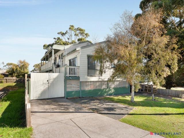 Spacious Five Bedroom Family Home with Multiple Living Areas, Solar & Exceptional Parking
