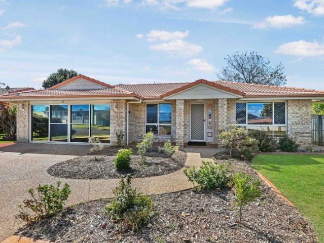 Spacious Five Bedroom Family Home with Pool and Large Rumpus Room