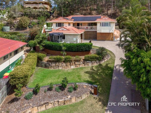 Spacious Five Bedroom Family Home with Pool, Solar & Dual Living Potential