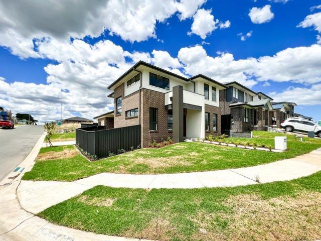 Spacious Five Bedroom Family House for Lease
