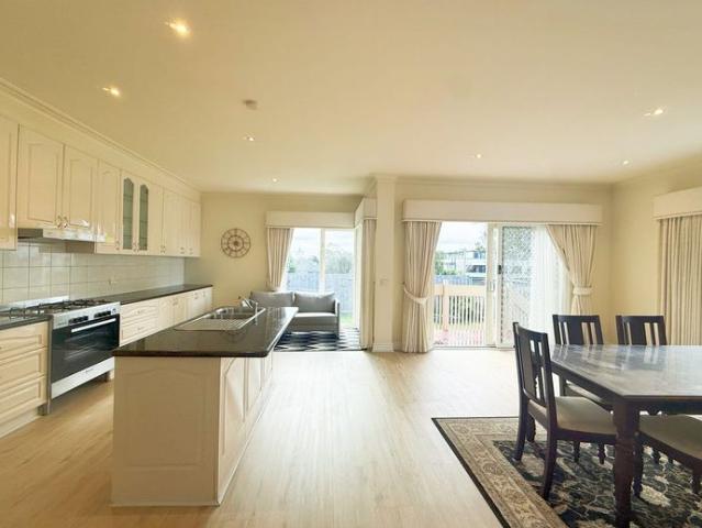 Exceptional Family Living in a Prime Doncaster East Location