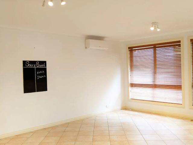 Spacious Five Bedroom Family Living in Sheidow Park