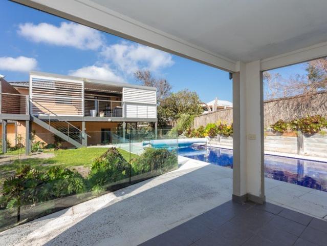 Spacious Five Bedroom house with Gas heated spa and Heated Pool
