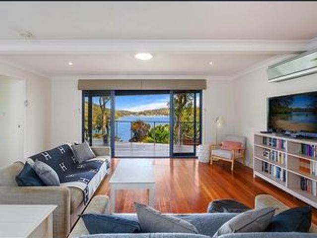 Spacious Five Bedroom House with Panoramic Bay Views