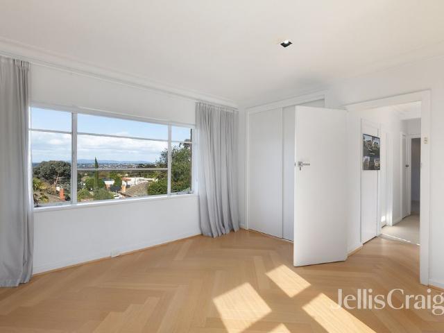 Spacious Five Bedroom Home with Flexible Living in the Heart of Heidelberg
