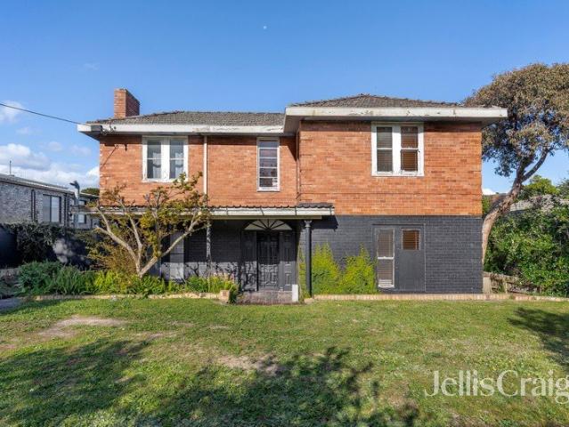 Spacious Five Bedroom Home with Flexible Living in the Heart of Heidelberg