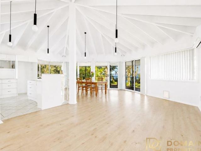 Spacious Five Bedroom Home on Waterfront Reserve