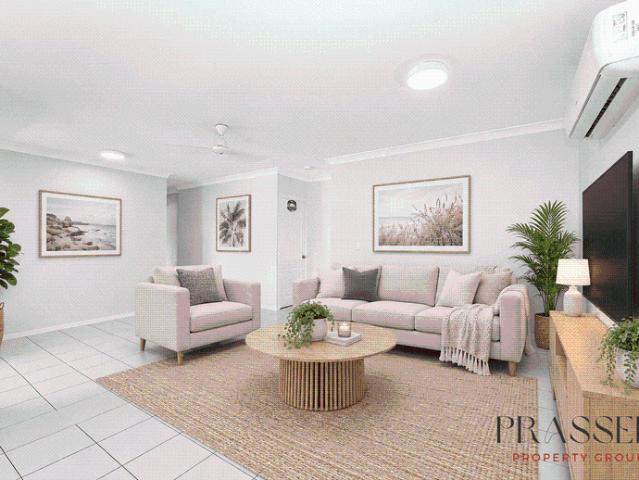 Spacious Five Bedroom Home on a Huge 1,070m² Block!