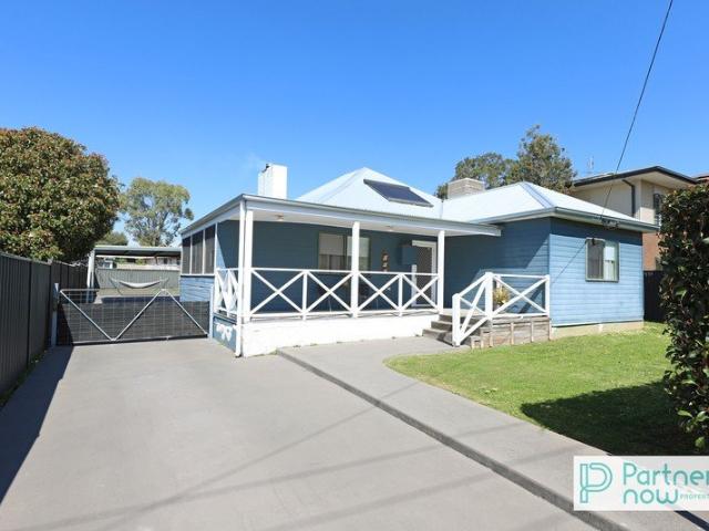 Spacious Five Bedroom Investment in South Tamworth