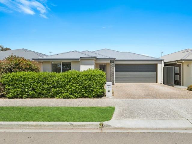 Spacious Five Bedroom Living with Modern Comfort