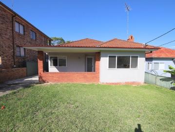 Spacious Five Bedroom + Study Home