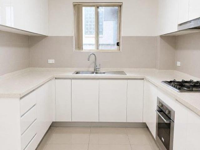 Spacious Five Bedroom, Three Level Townhouse with Ensuite & Walk In Robe