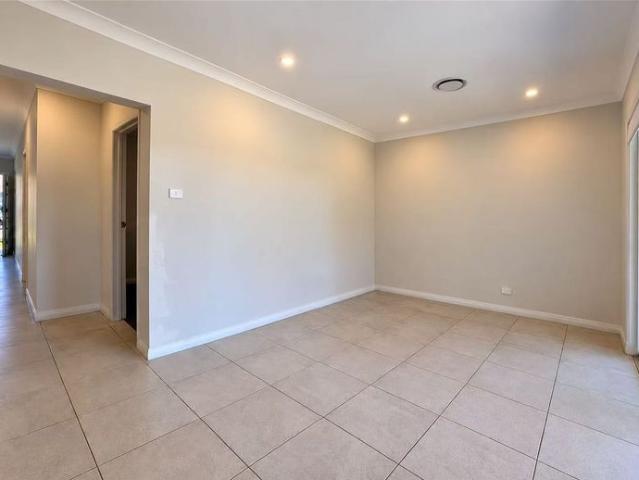 Spacious, Five Bedrooms & Excellent Location !