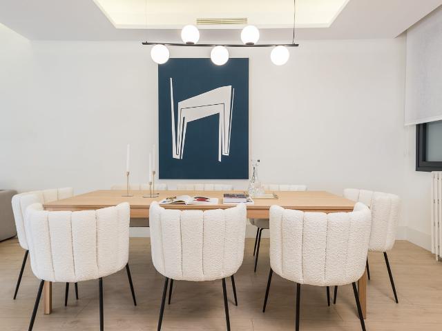 Spacious four bedroom apartment in Lista
