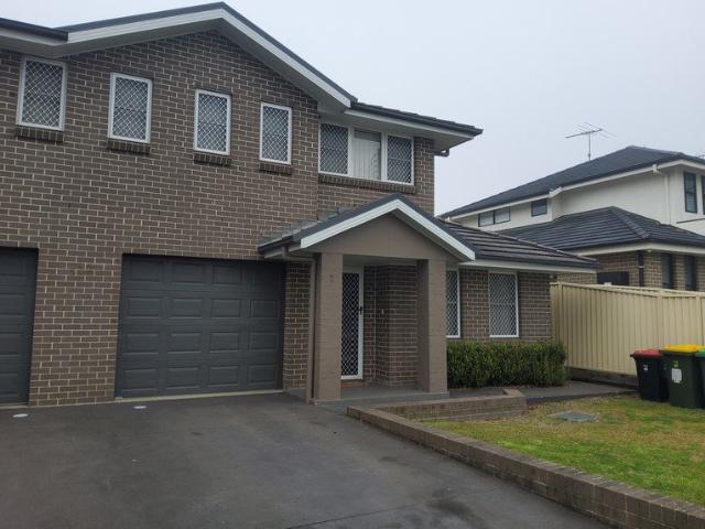 Spacious Four Bedroom Duplex with Ducted Air Conditioning & Double Garage