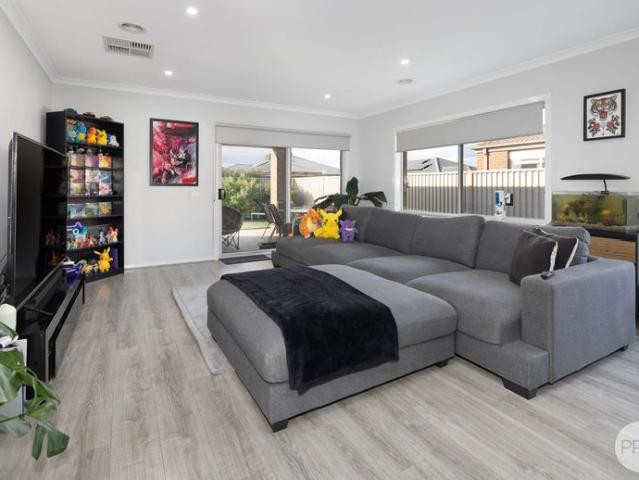 SPACIOUS FOUR BEDROOM EXECUTIVE HOME