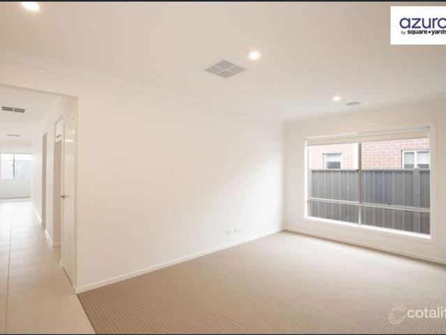 Spacious Four Bedroom Family Home in Carringum Estate!