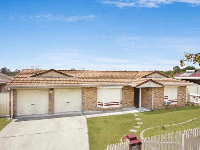 Spacious Four Bedroom Family Home In Crestmead