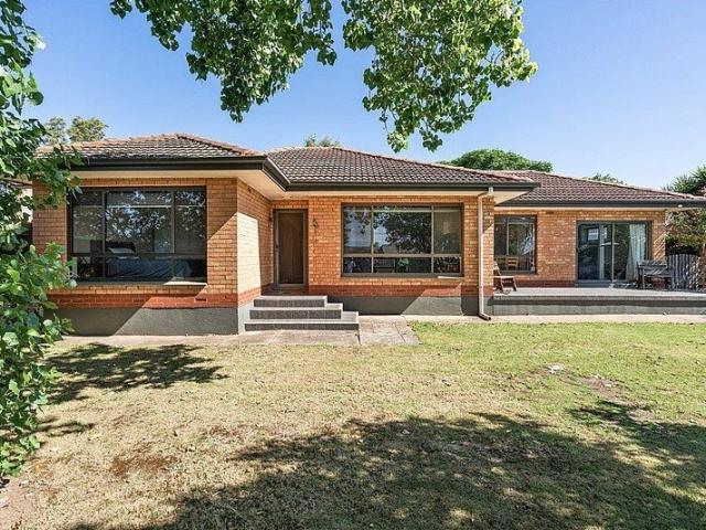 SPACIOUS FOUR BEDROOM FAMILY HOME IN A FANTASTIC LOCATION!