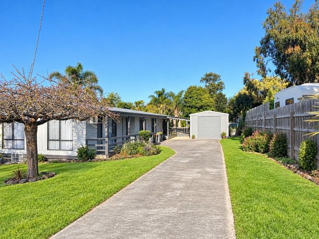 Spacious Four Bedroom Family Home in Drouin