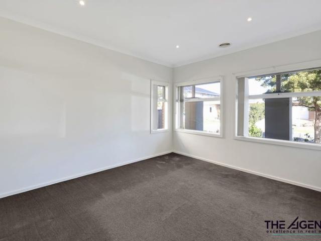 Spacious Four Bedroom Family Home in Point Cook | Resort Style Living