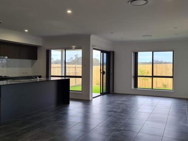 Spacious Four Bedroom Family Home in The Gables with SOLAR PANELS