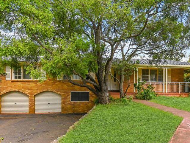 Spacious Four Bedroom Family Home Plus Bonus in Sought After Mount Lofty