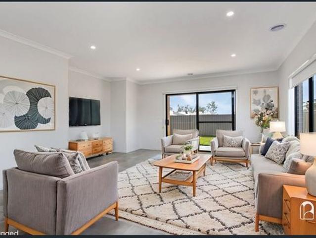 SPACIOUS FOUR BEDROOM FAMILY HOME WITH TWO LIVING AREAS