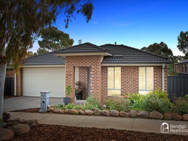 SPACIOUS FOUR BEDROOM FAMILY HOME WITH MULTIPLE LIVING AREAS