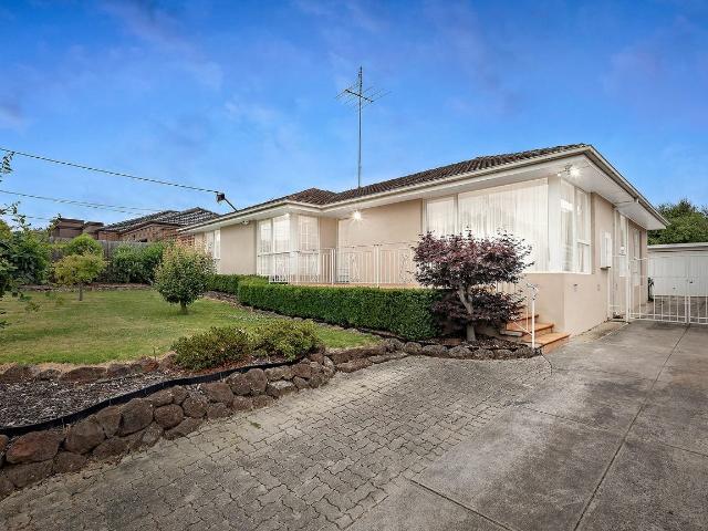 Spacious Four Bedroom Family Home with Rumpus Room and Double Garage in Templestowe Lower