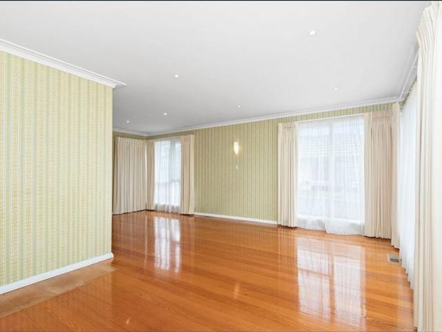 Spacious Four Bedroom Family Home with Rumpus Room and Double Garage in Templestowe Lower