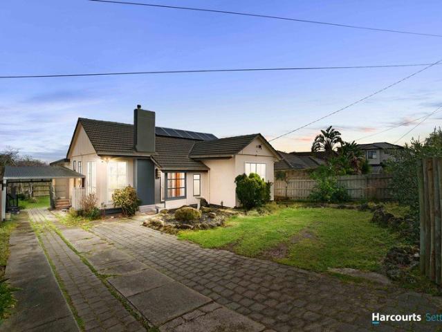 Spacious Four Bedroom Family Living in a Convenient Chadstone Pocket