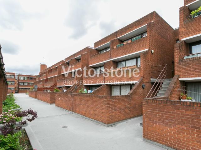 Spacious Four Bedroom Flat with Two Terraces near Kings Cross Station