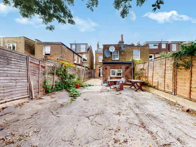 Spacious Four Bedroom House with Large Garden Close to Turnpike Lane