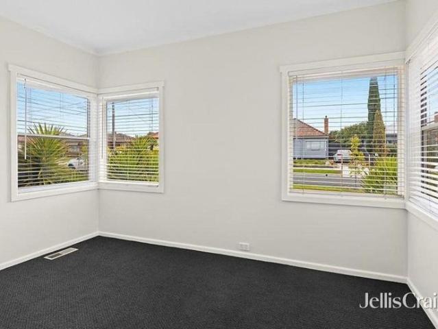 Spacious Four Bedroom Home With Outdoor Entertaining