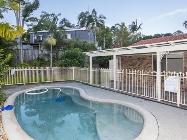 Spacious Four Bedroom Home with Pool and Outdoor Entertaining