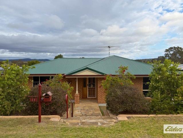Spacious Four Bedroom Home with Solar, Outdoor Kitchen & Ducted Air Conditioning