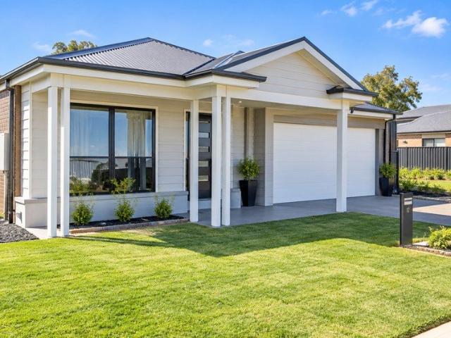 Spacious Four Bedroom Home with Two Living Areas