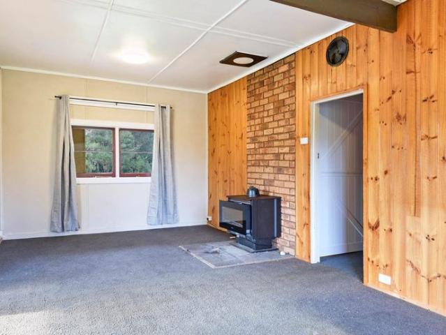 Spacious Four Bedroom Home Close to the Harbour