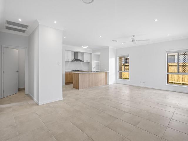 Spacious Four Bedroom Home Ducted A/C, Large Yard & High Ceilings! $680 per week to increase to $700 from 01/04/2027