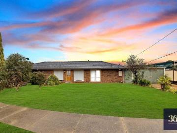 ! Spacious Four Bedroom Home for rent close to Schools, Shopping and Transport !