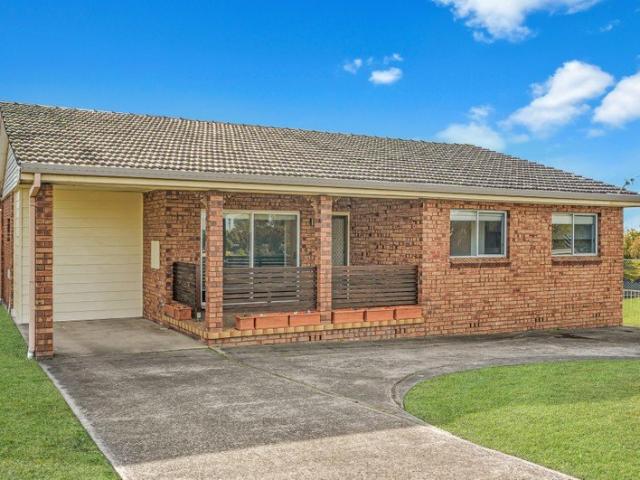 SPACIOUS FOUR BEDROOM HOME IN A CENTRAL BOMADERRY LOCATION